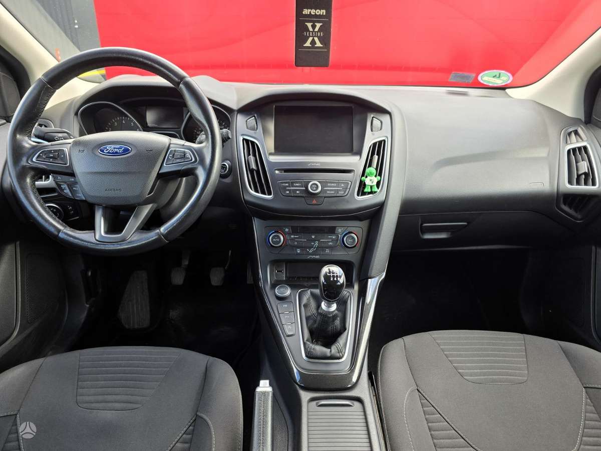 Ford Focus 2015 — photo 11
