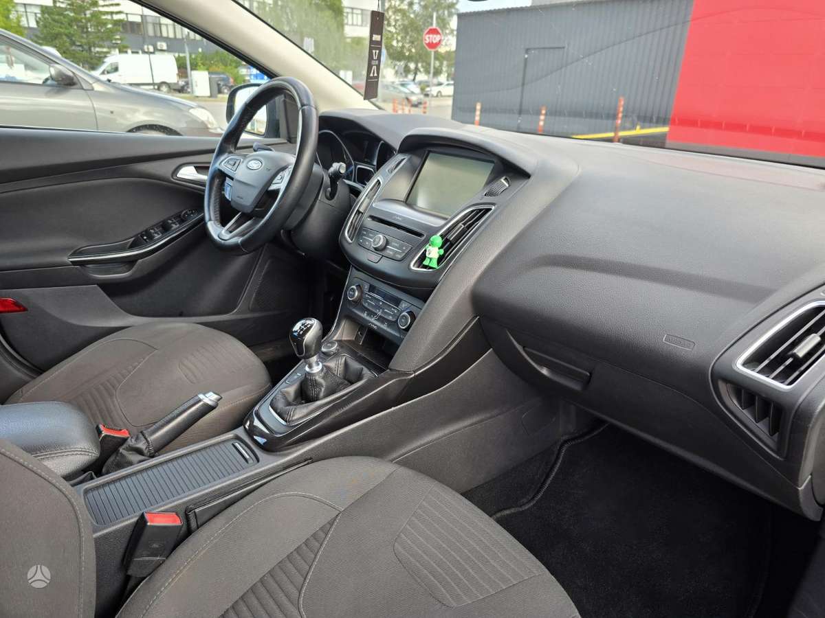 Ford Focus 2015 — photo 13
