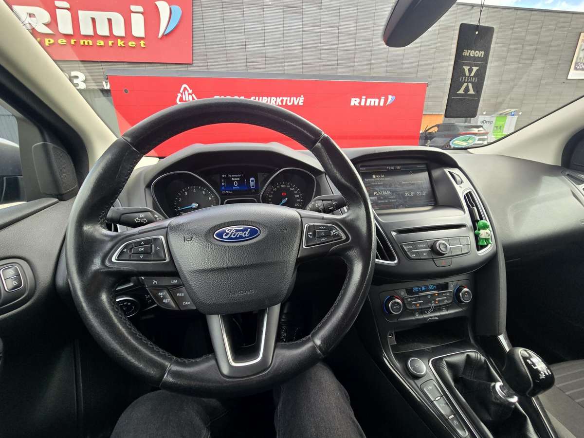 Ford Focus 2015 — photo 14