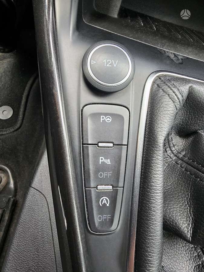 Ford Focus 2015 — photo 17