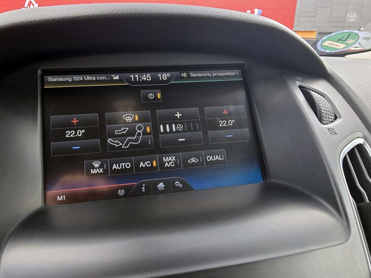 Ford Focus 2015 — photo 21