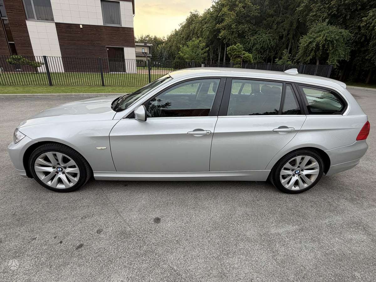 BMW 320 2012 — photo 5