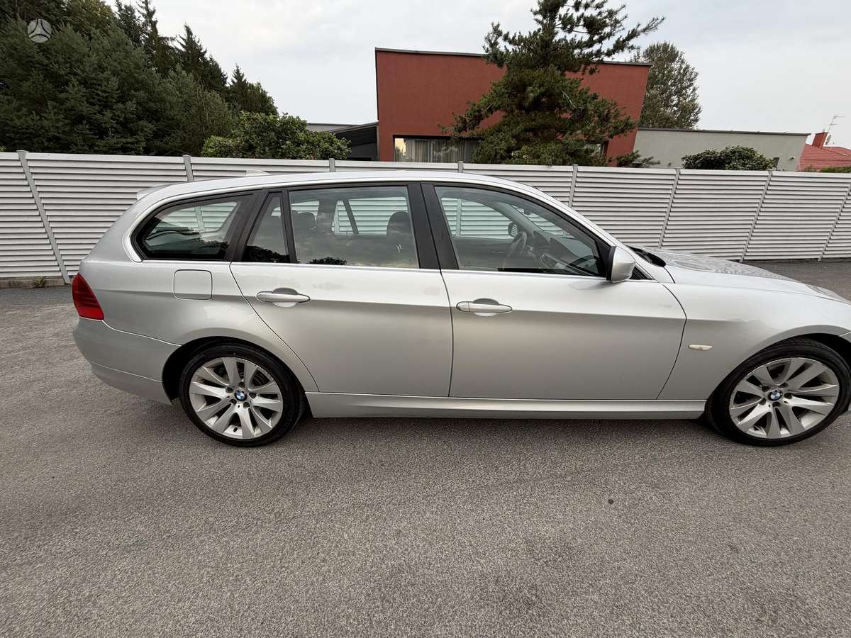 BMW 320 2012 — photo 6