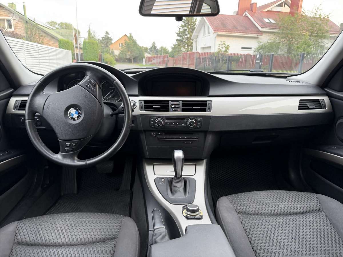BMW 320 2012 — photo 8