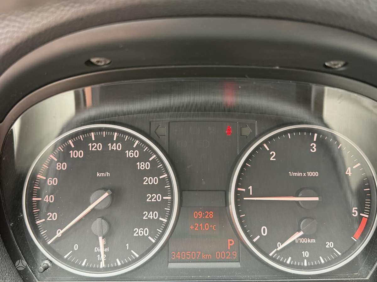 BMW 320 2012 — photo 9