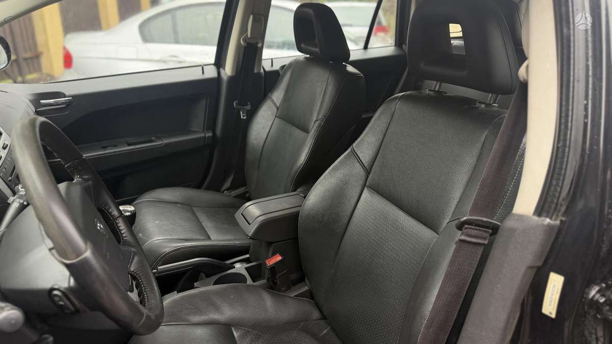 Dodge Caliber 2010 — фото 10