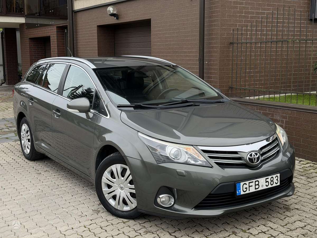 Toyota Avensis, 2012