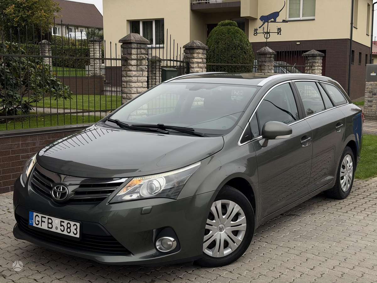 Toyota Avensis 2012 — photo 10