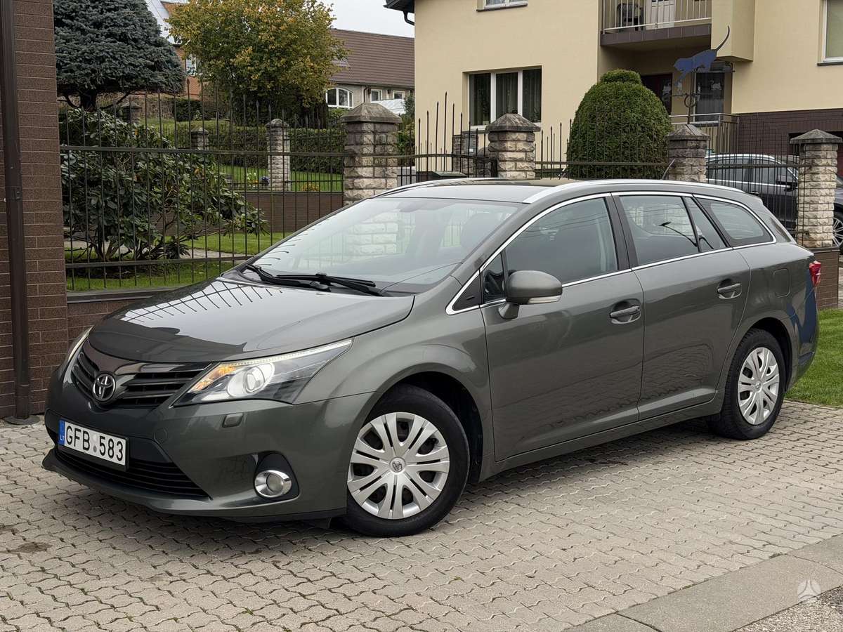 Toyota Avensis 2012 — photo 12