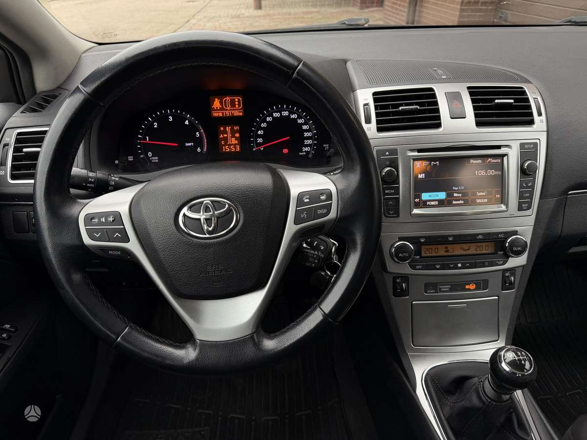 Toyota Avensis 2012 — photo 25