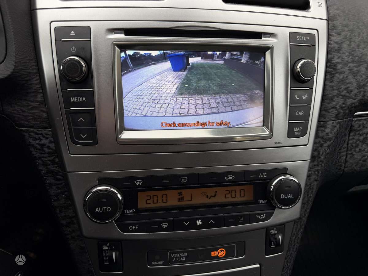 Toyota Avensis 2012 — photo 28