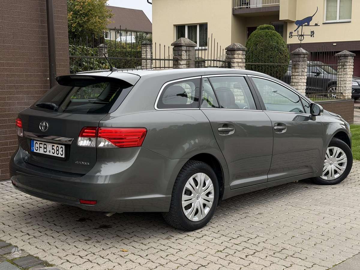 Toyota Avensis 2012 — photo 5