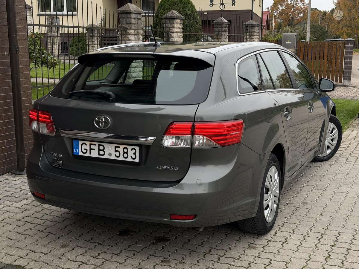 Toyota Avensis 2012 — photo 6