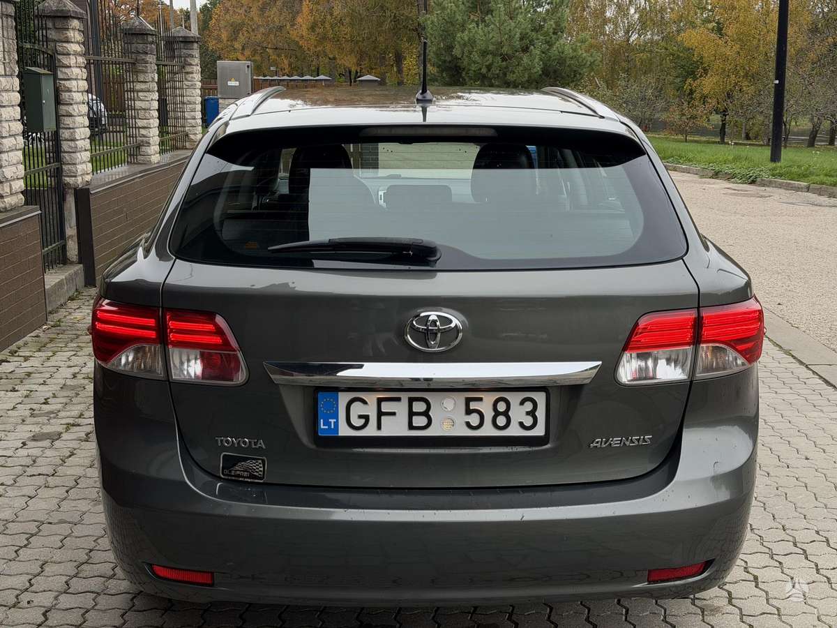 Toyota Avensis 2012 — photo 7