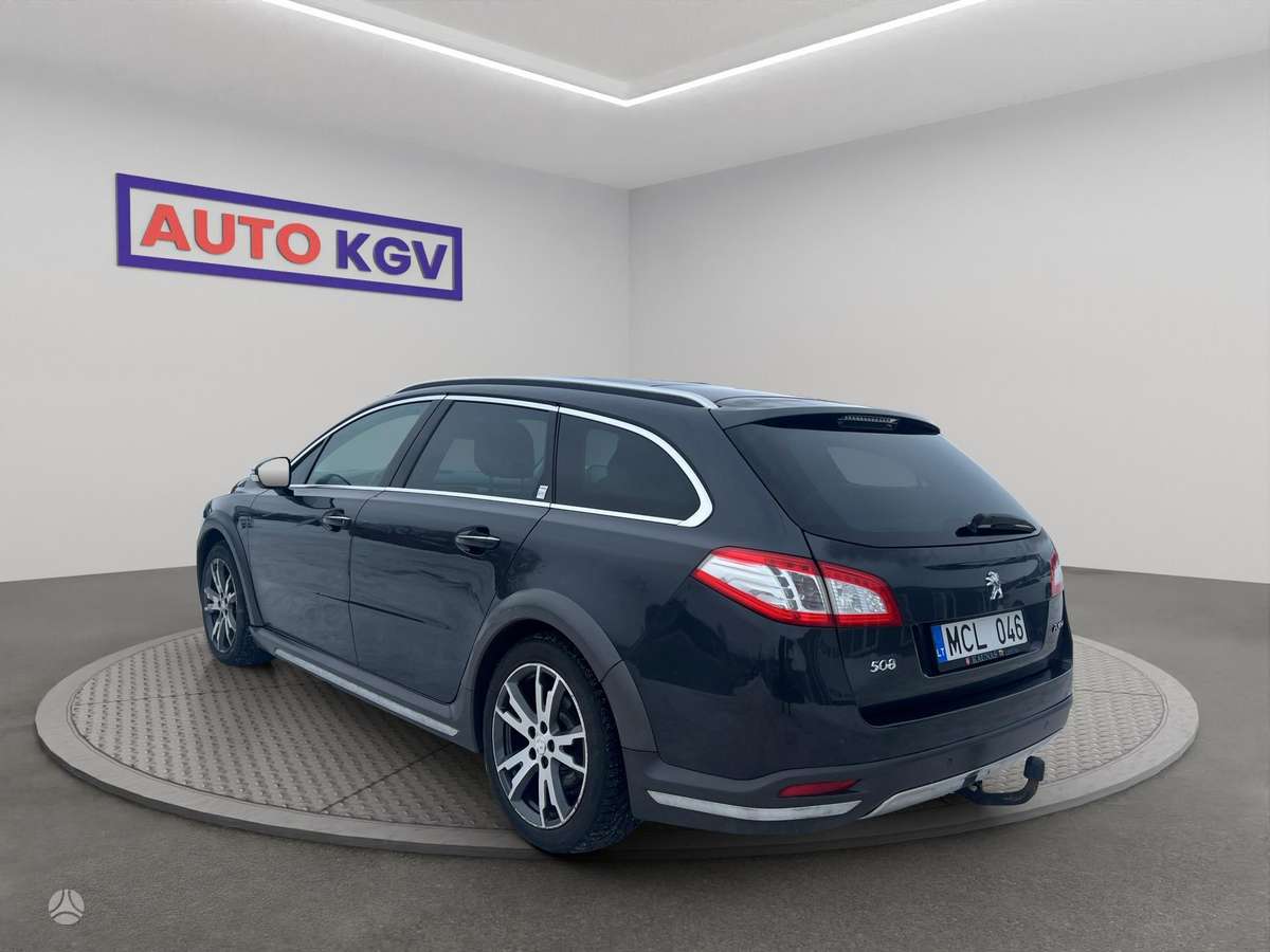Peugeot 508 2012 — interior