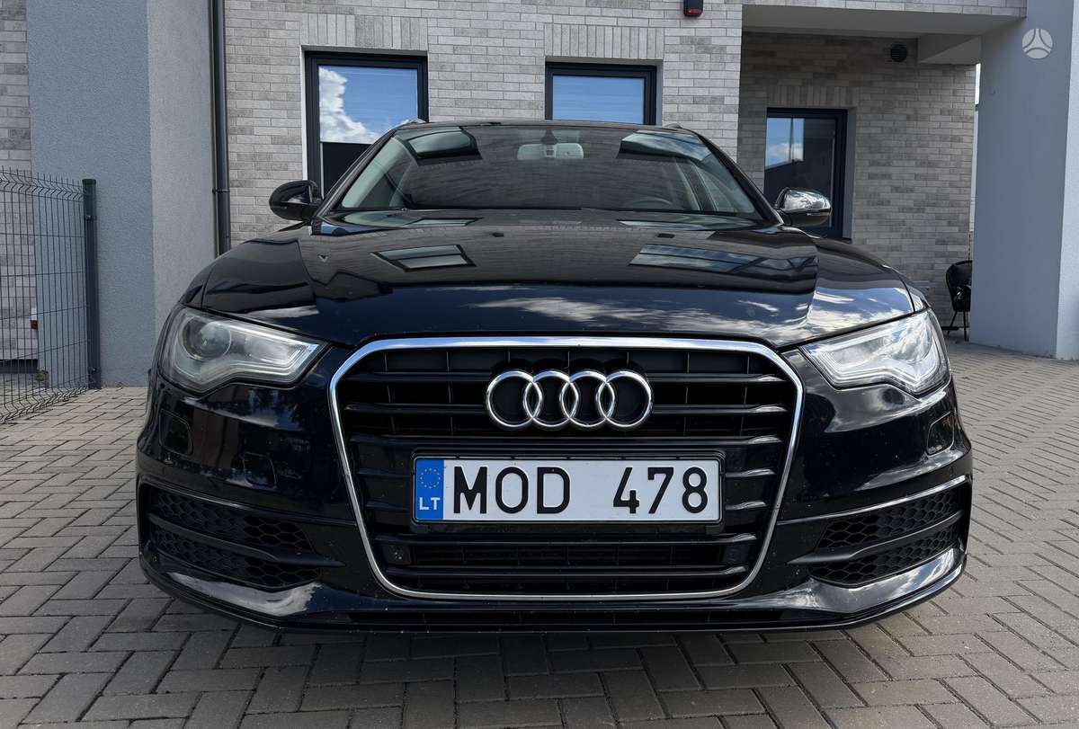 Audi A6 2014 — вигляд ззаду