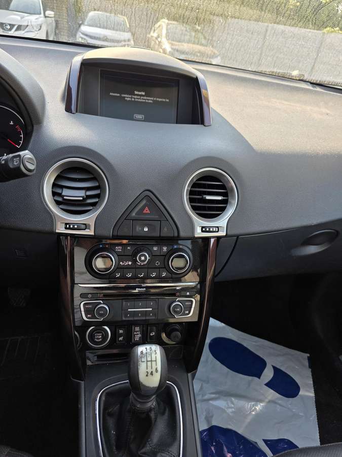 Renault Koleos 2015 — photo 18