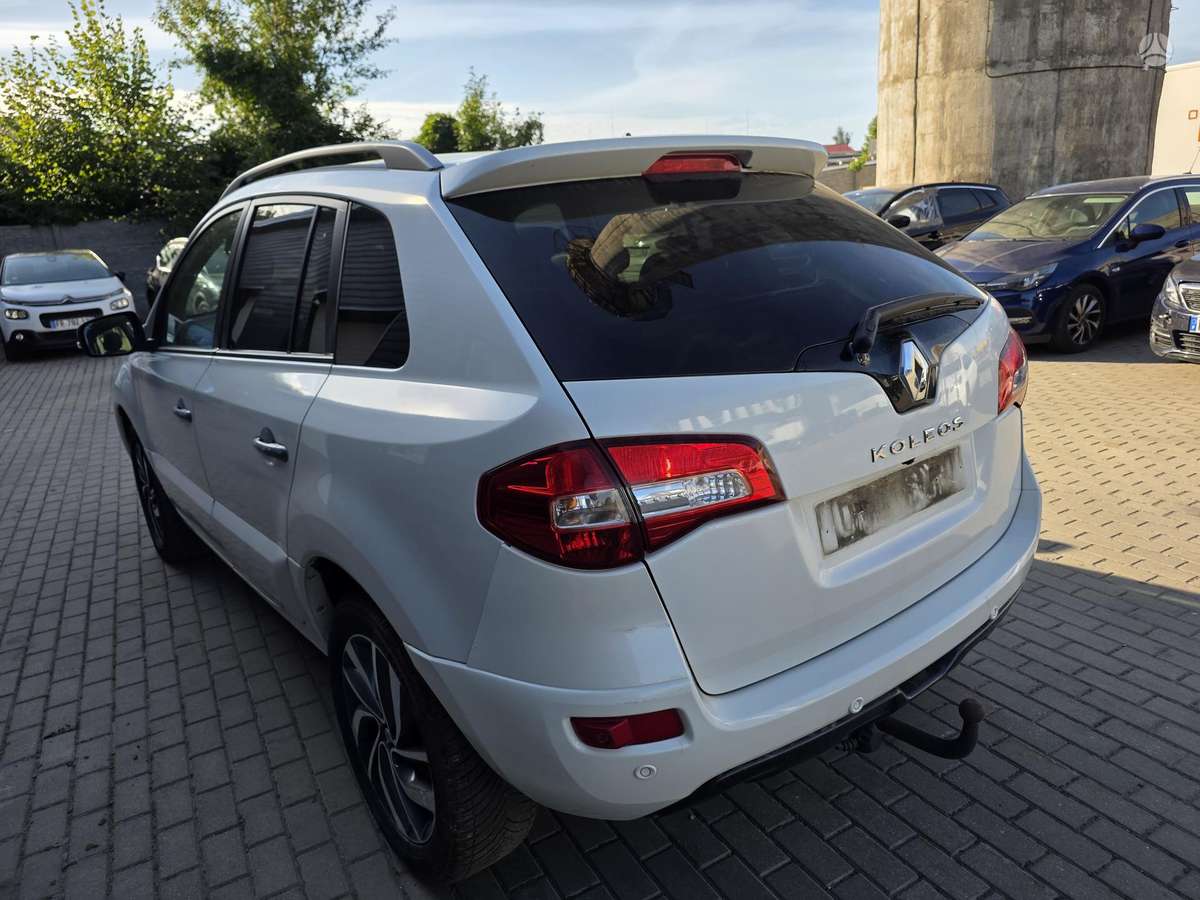 Renault Koleos 2015 — rear view