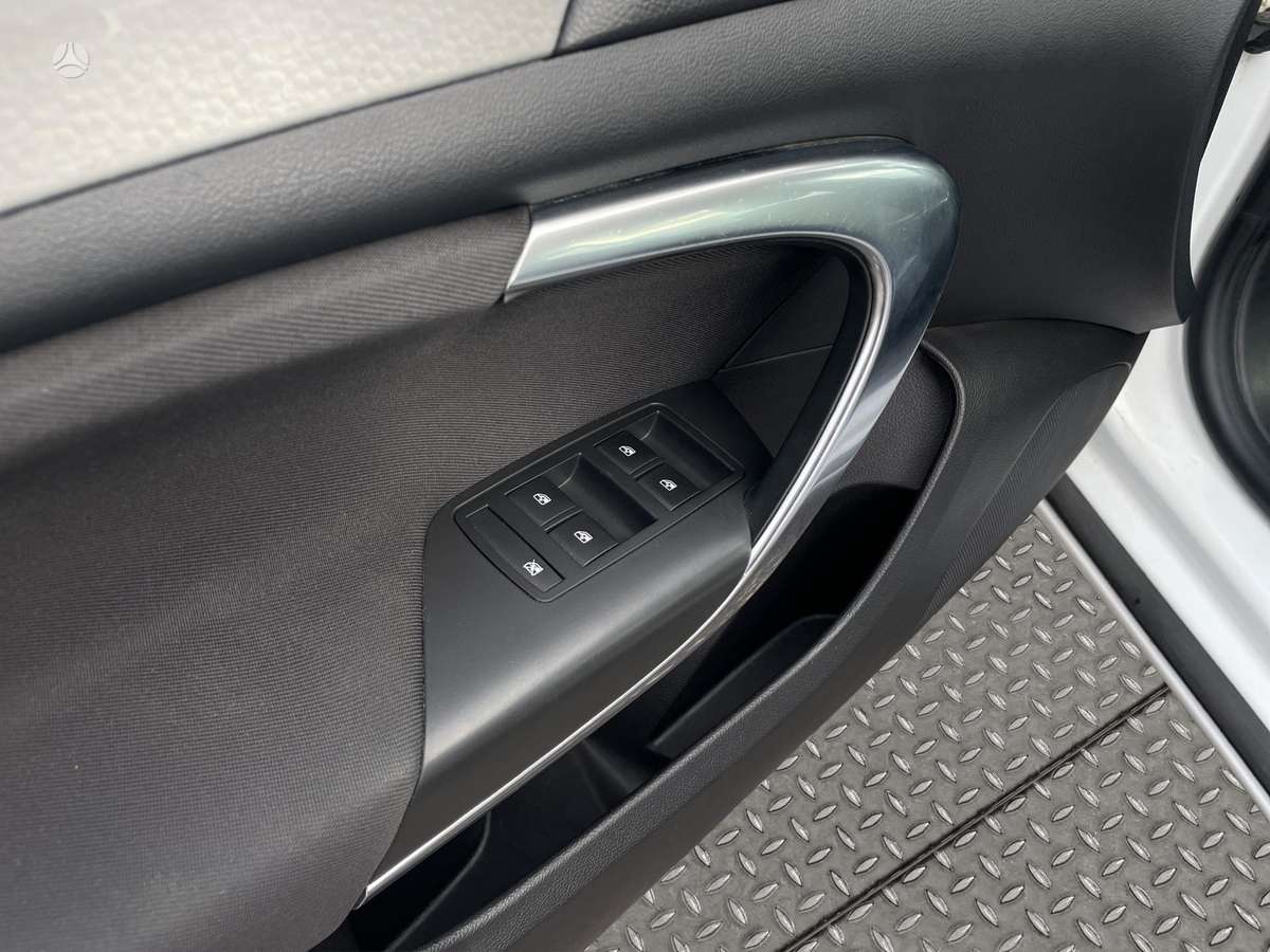 Opel Insignia 2015 — photo 12