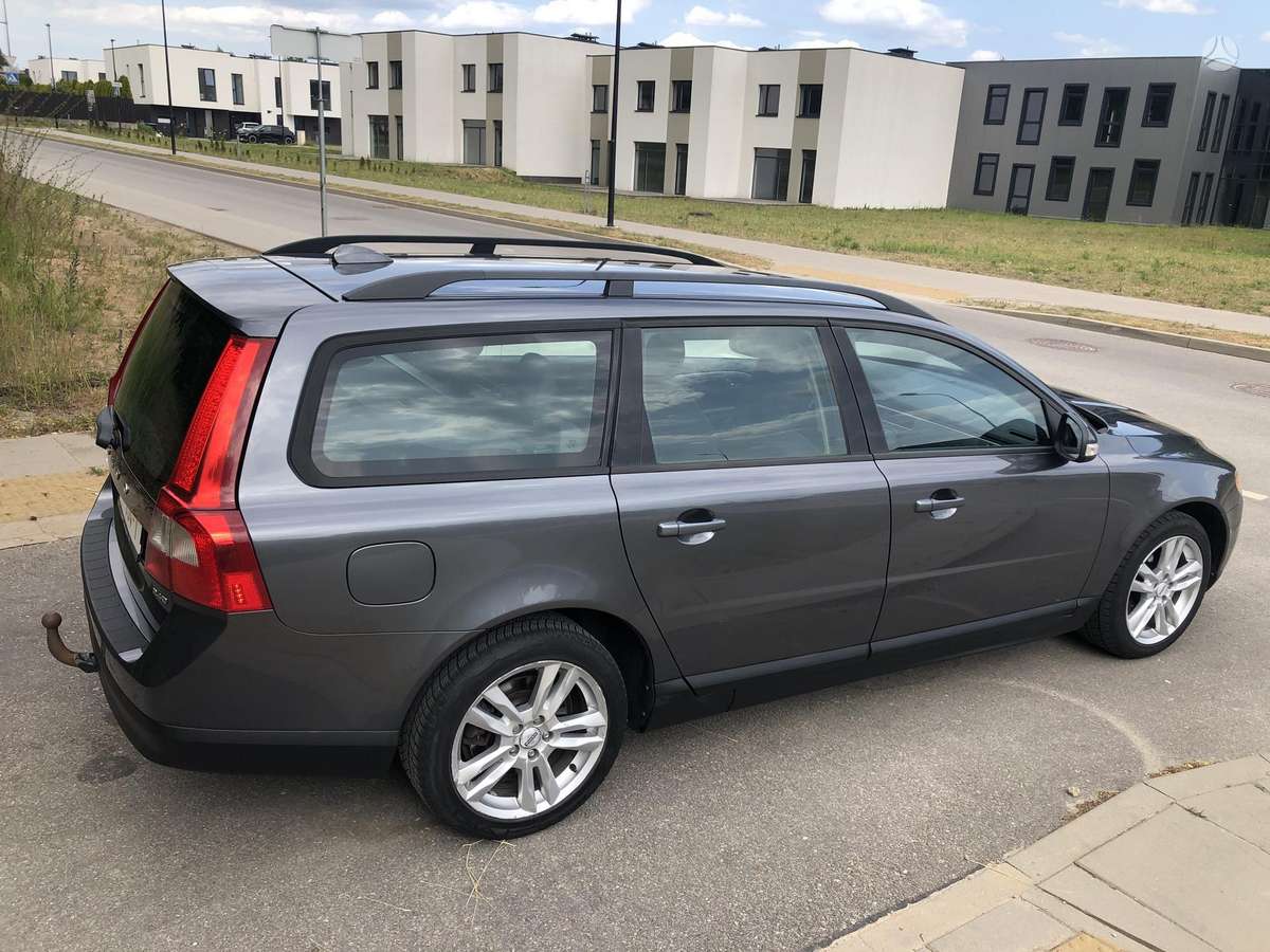 Volvo V70 2009 — photo 10