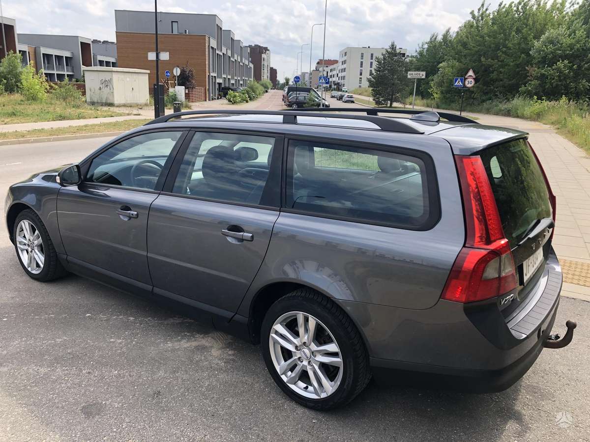 Volvo V70 2009 — photo 13