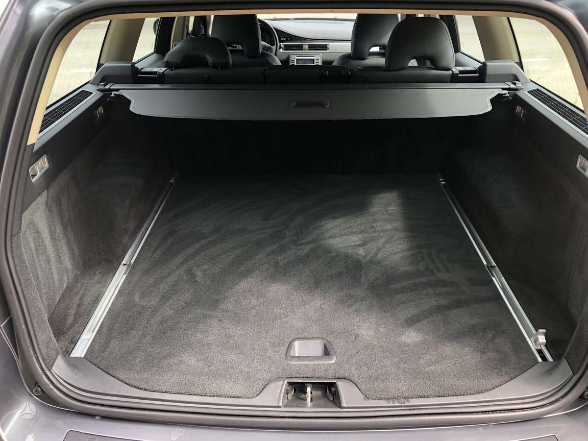 Volvo V70 2009 — photo 14