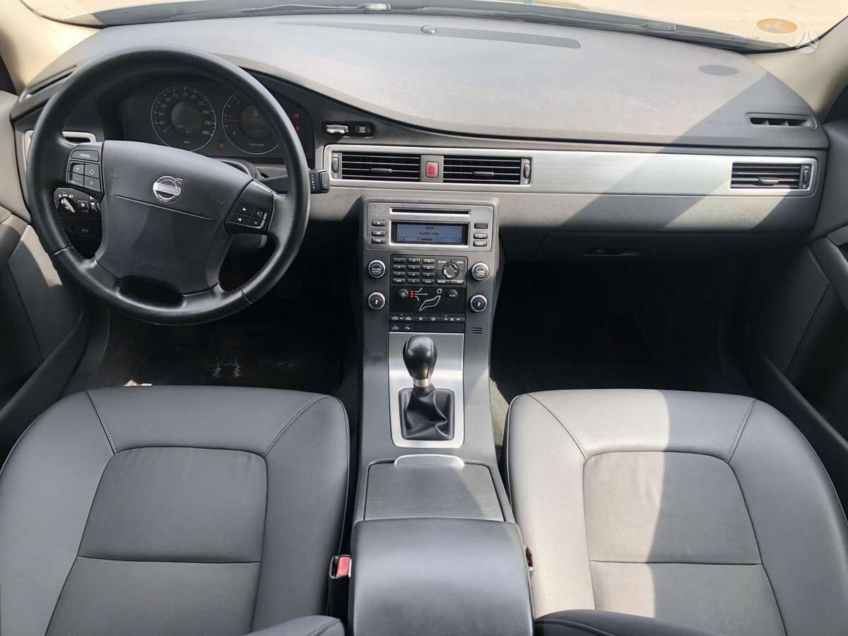 Volvo V70 2009 — photo 17