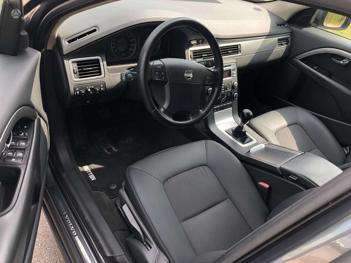 Volvo V70 2009 — photo 19