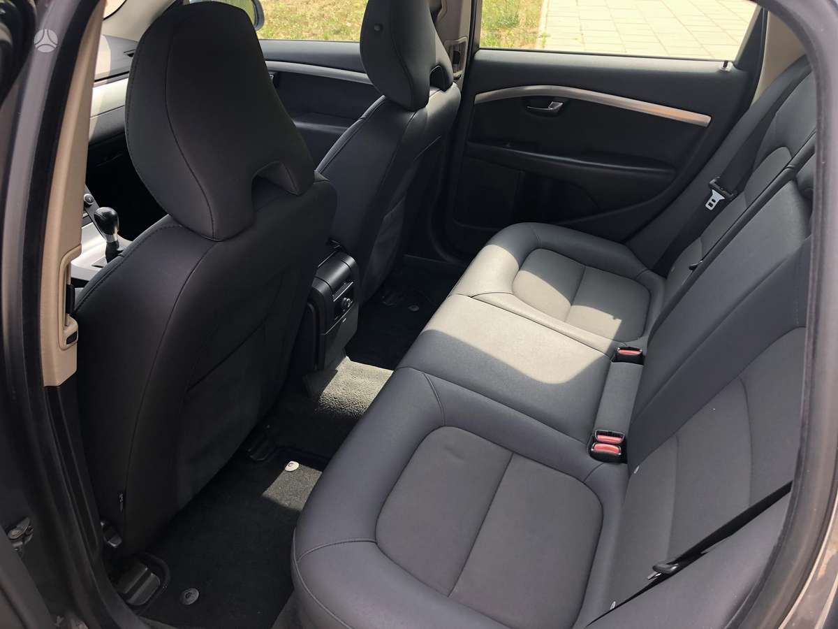 Volvo V70 2009 — photo 21