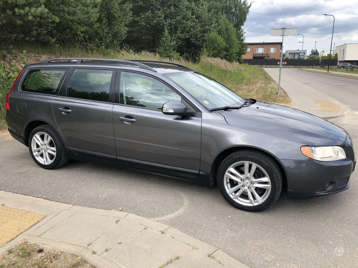 Volvo V70 2009 — photo 7