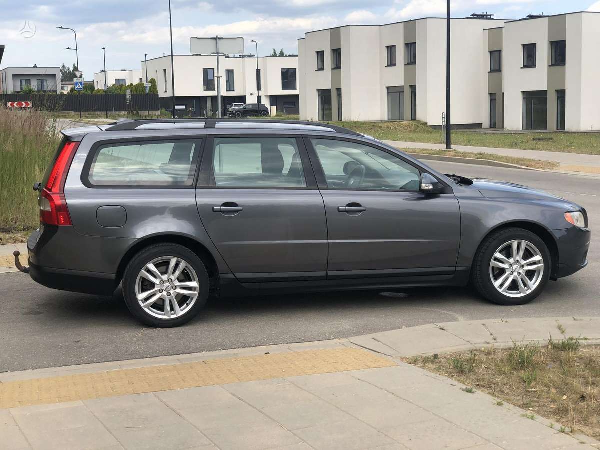 Volvo V70 2009 — photo 8