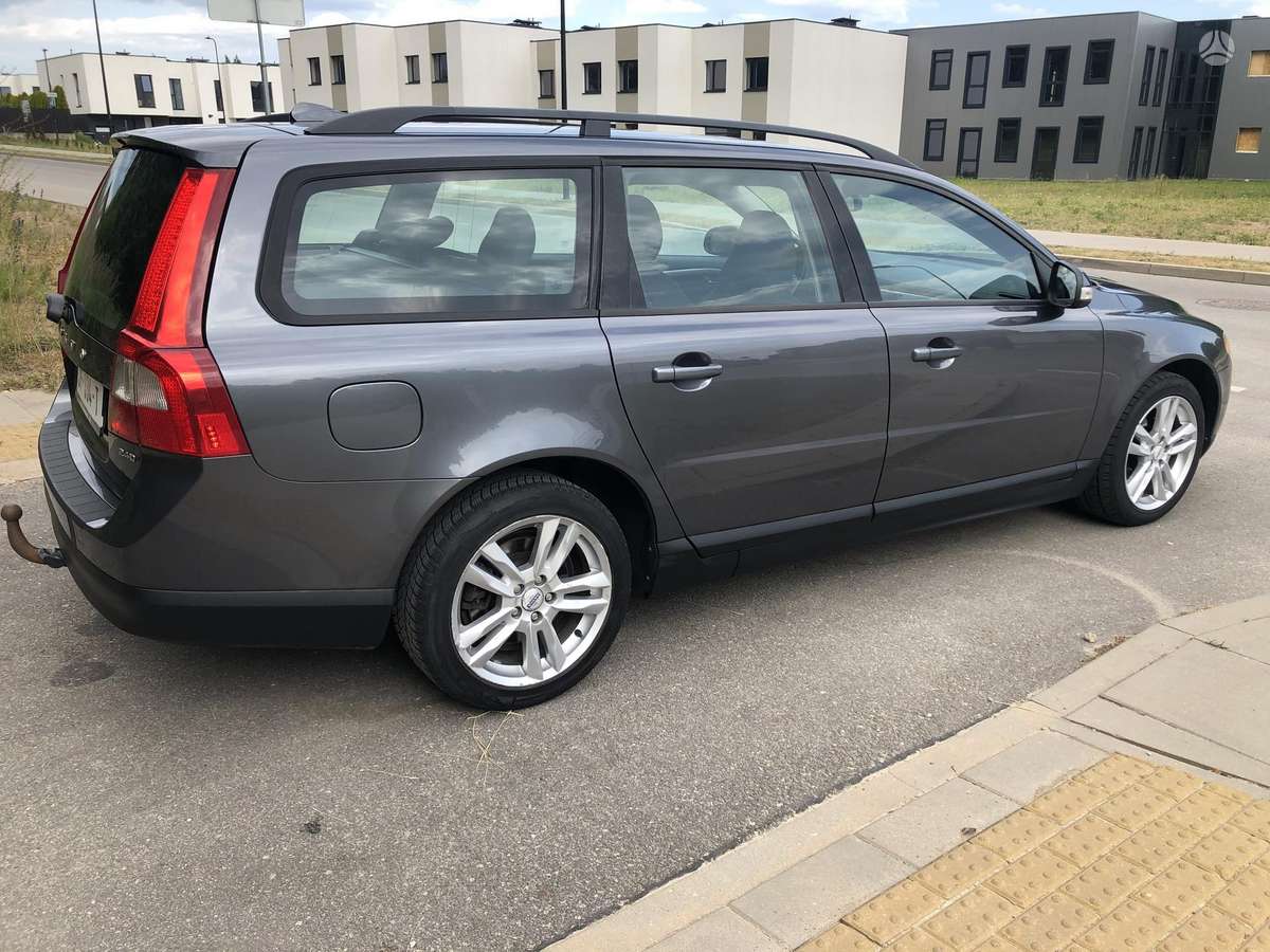 Volvo V70 2009 — photo 9