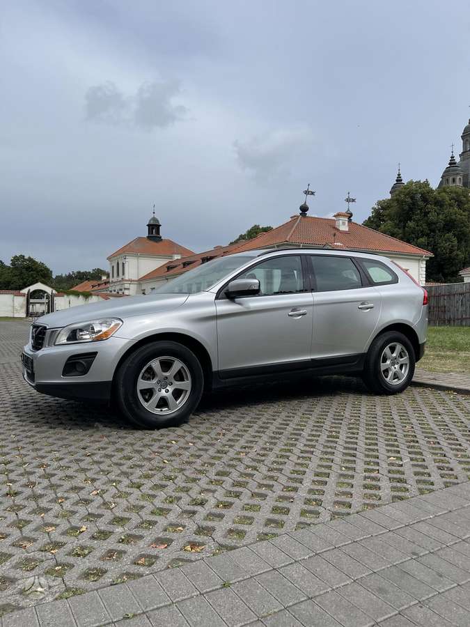 Volvo XC60 2010 — photo 7