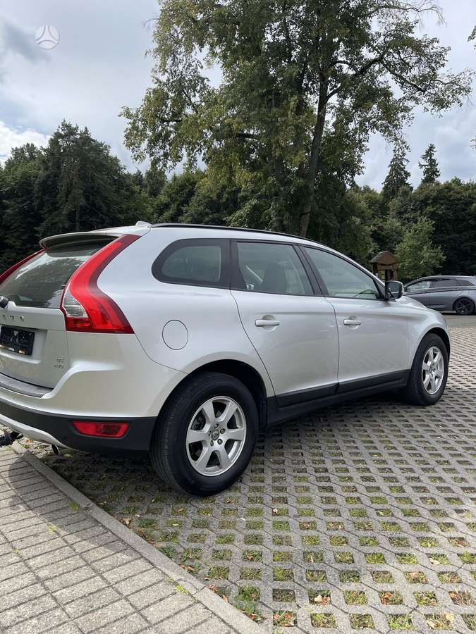 Volvo XC60 2010 — photo 9