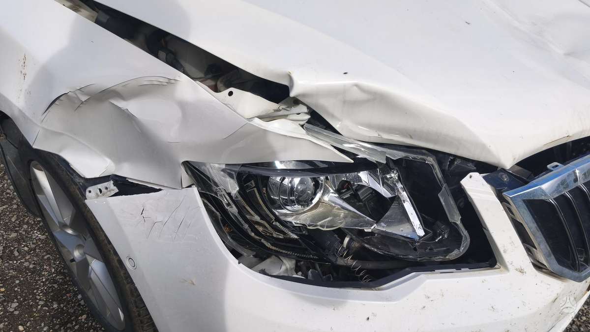 Skoda Superb 2013 — салон