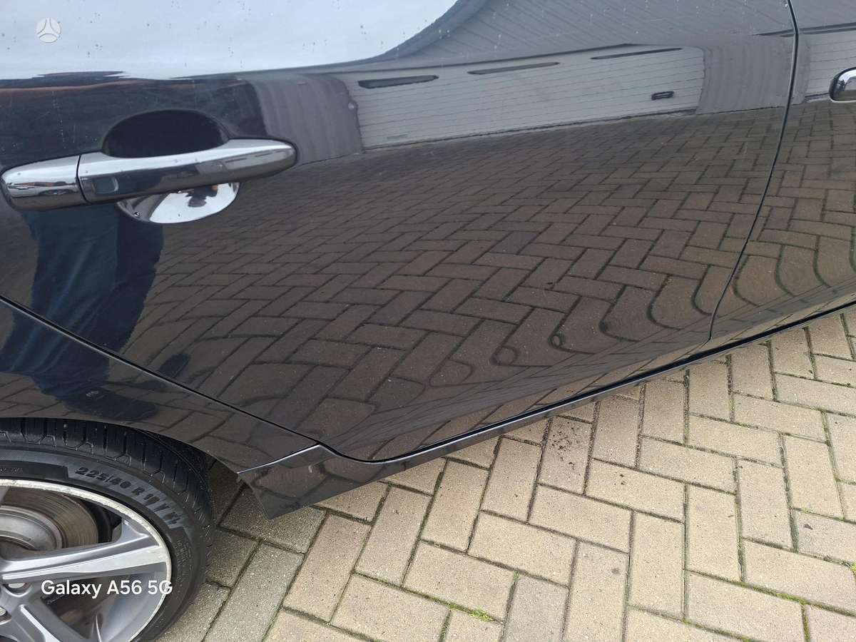 Volvo V60 2012 — photo 10