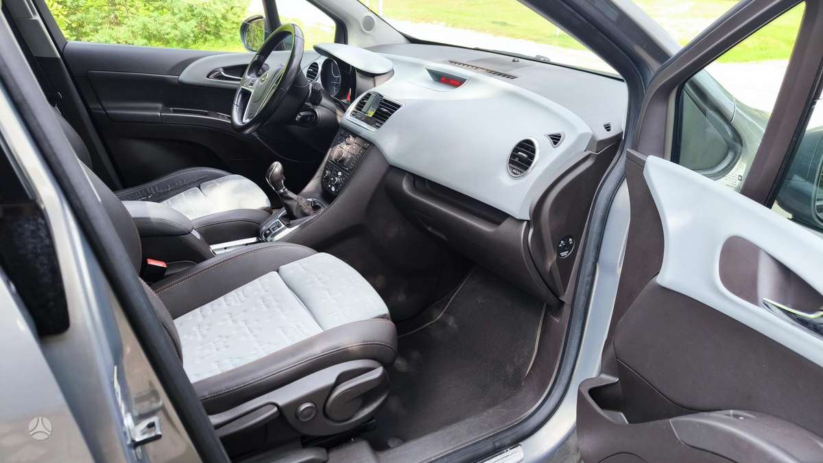 Opel Meriva 2010 — photo 10