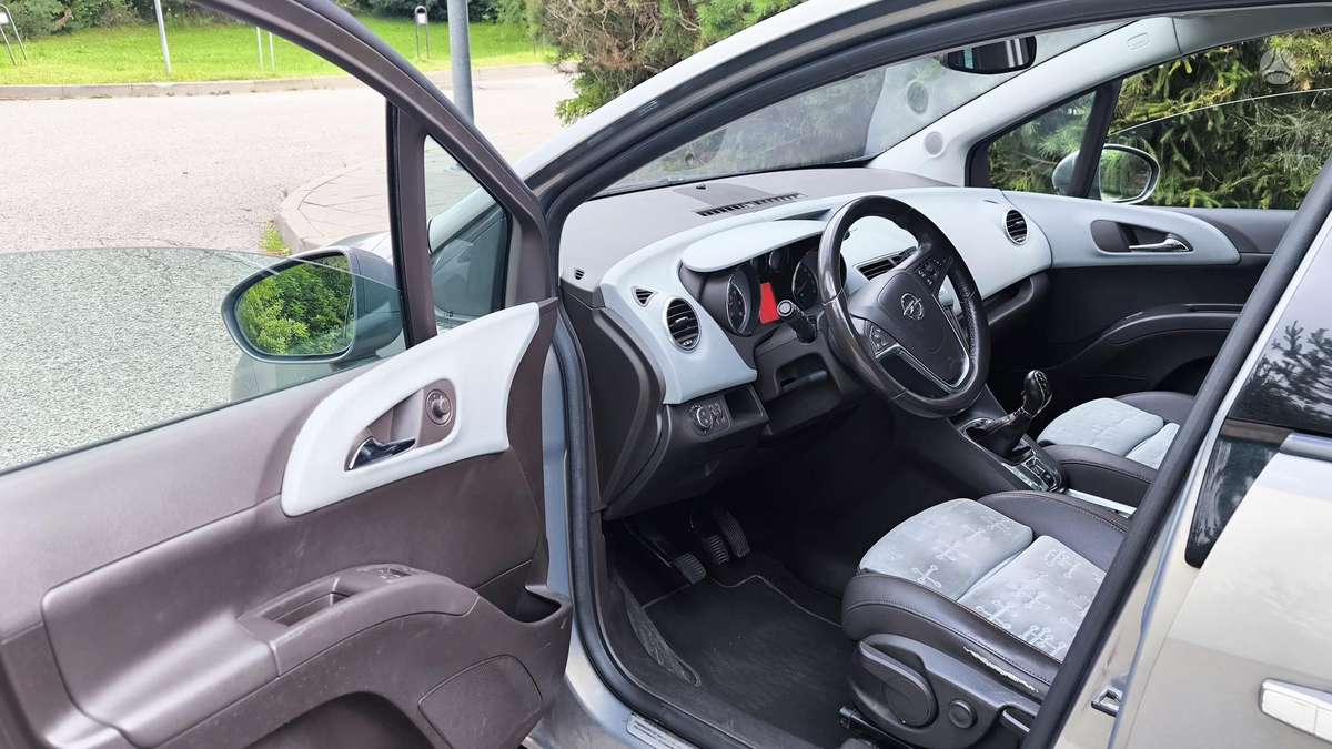 Opel Meriva 2010 — photo 11