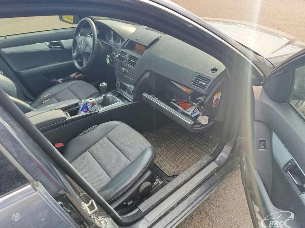 Mercedes-Benz C200 2008 — photo 10