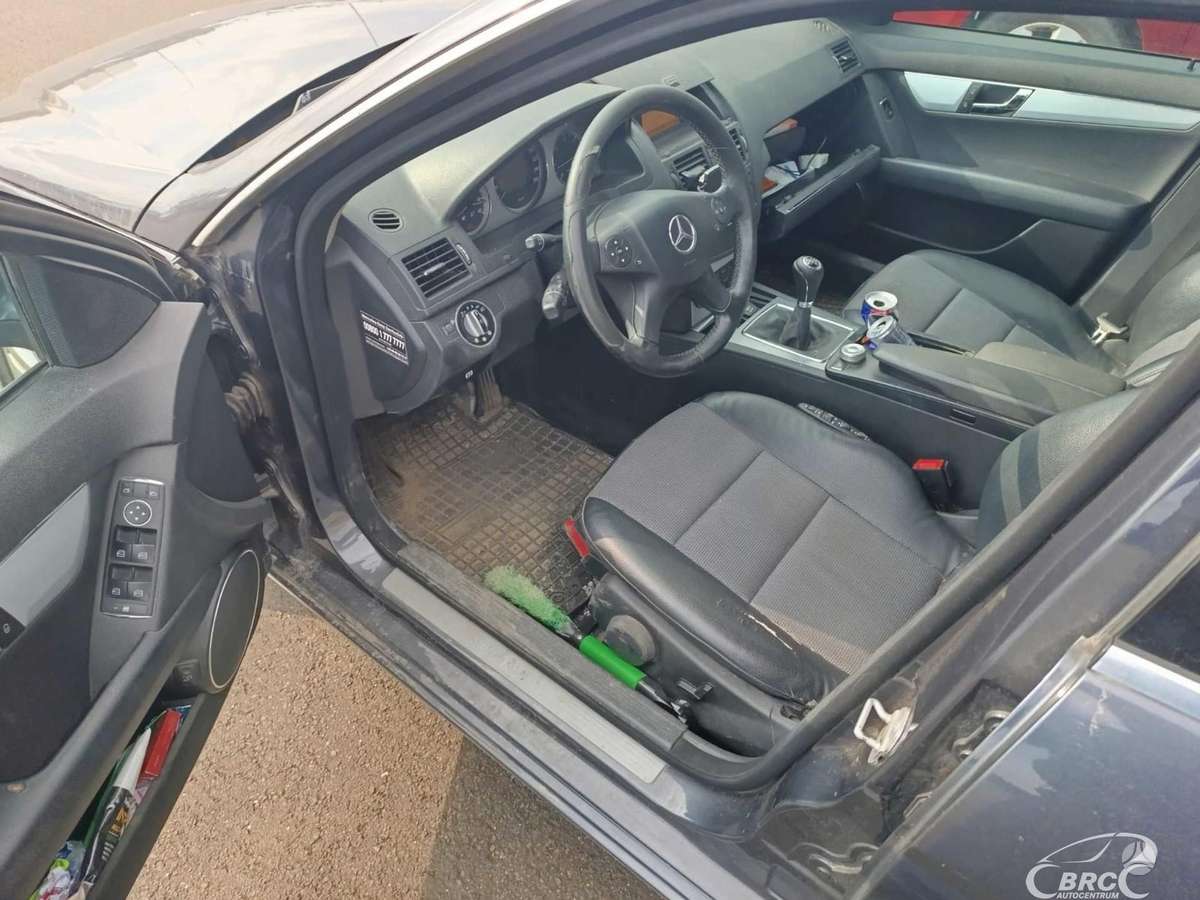 Mercedes-Benz C200 2008 — photo 11
