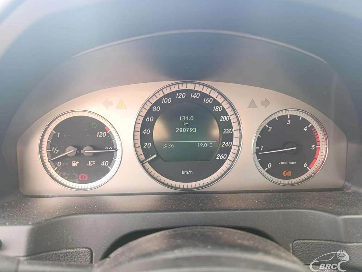 Mercedes-Benz C200 2008 — photo 13