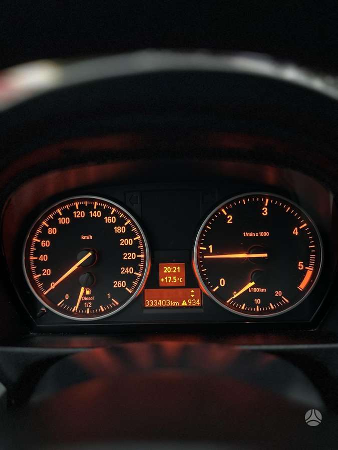 BMW 320 2012 — photo 10