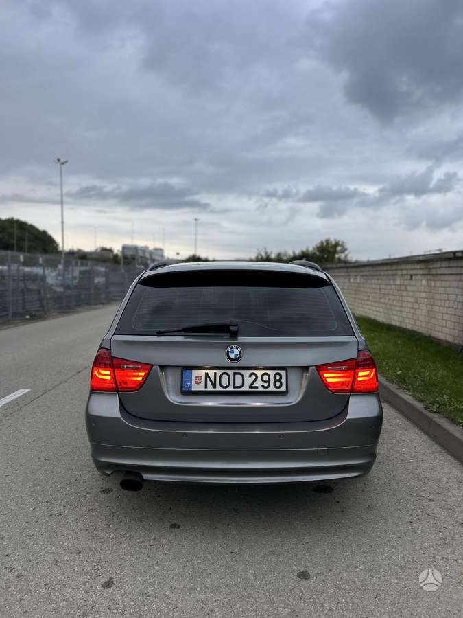 BMW 320 2012 — photo 9