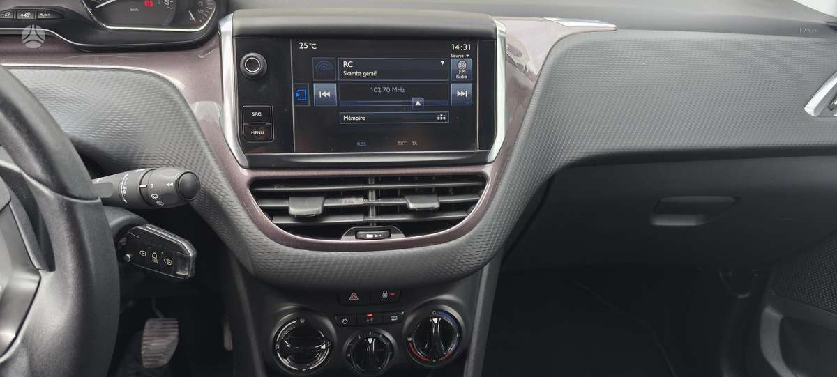 Peugeot 2008 2014 — photo 13