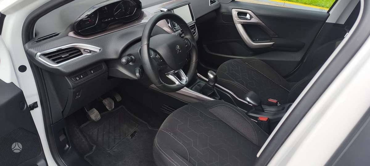 Peugeot 2008 2014 — photo 7