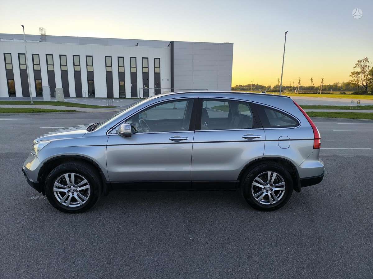 Honda CR-V 2008 — rear view