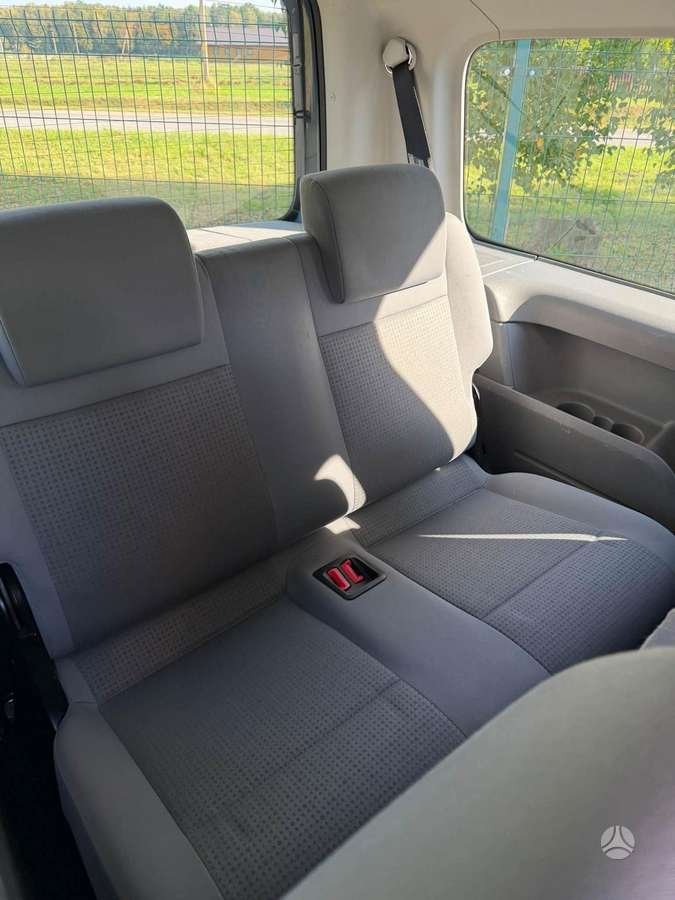 Volkswagen Caddy 2009 — photo 8