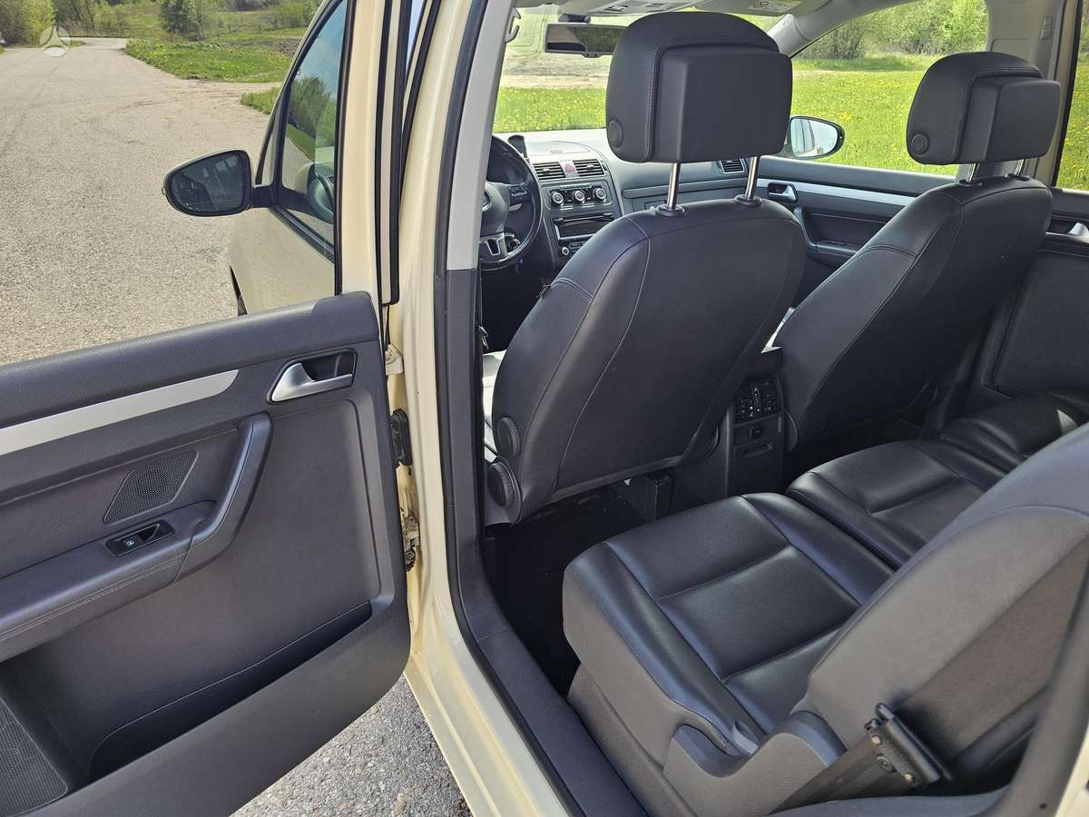 Volkswagen Touran 2015 — фото 11
