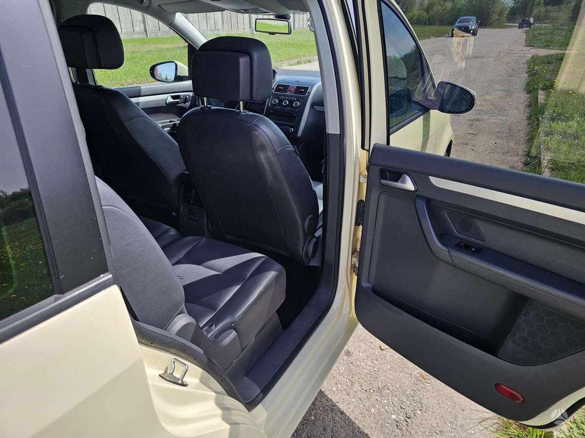Volkswagen Touran 2015 — фото 12