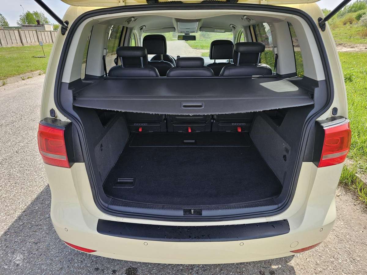 Volkswagen Touran 2015 — фото 14